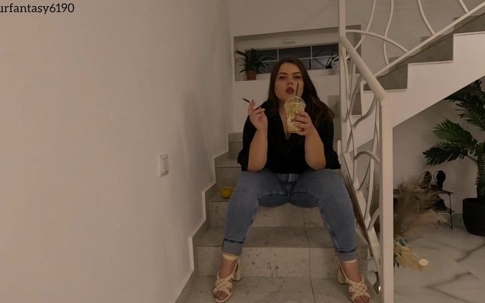 Your fantasy studio: Smoking Break for BBW in Tight Jeans and Heels