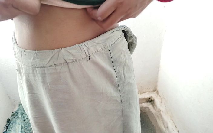Rachna73: バビはバスルームで髪を洗った