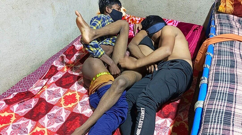 Indian Hijraji: Indická Sexy Shemale - Sexy Shemale Šukání Sexi Zadek chlapců - Vesnické město...