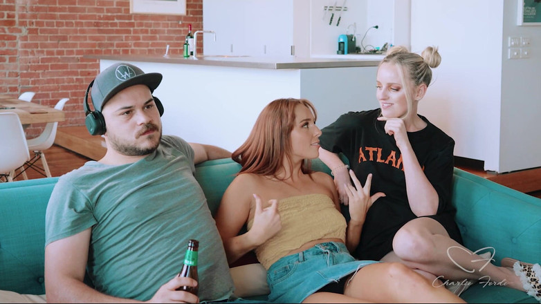 CharlieForde: Distraction avec Charlie Forde, Nova Hawthorne, Woody Alyx, culotte infidèle