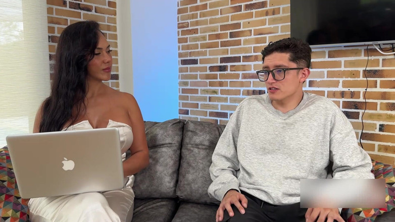 Pipe Boy: Nerdy Guy Visits His Psychologist and Ends up Her in...