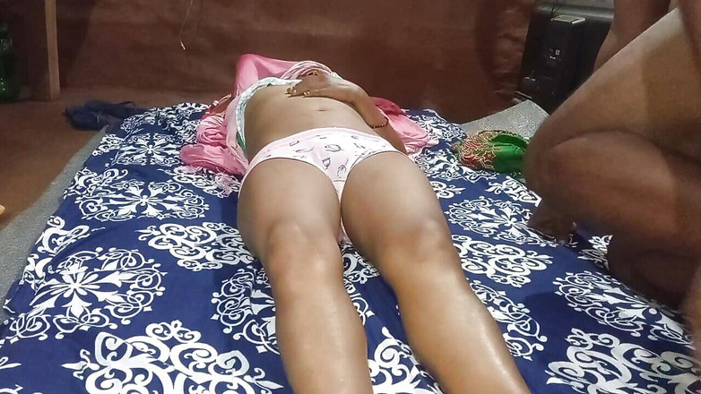 ChickenPuti: Nepálské sexuální video Mnoho ptáků a chickadees a mnoho ptáků