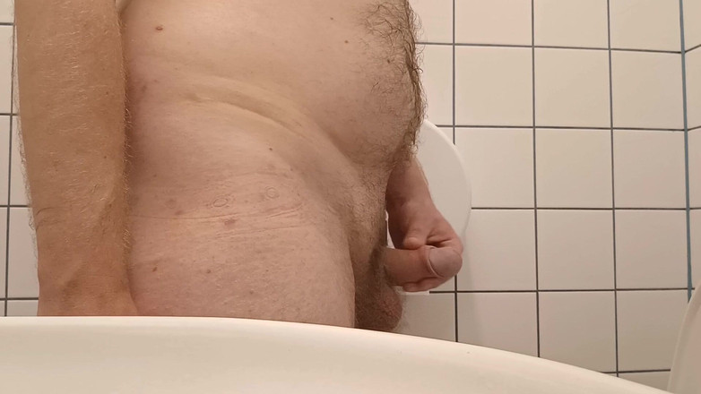 Ed Eden: Baño público 5