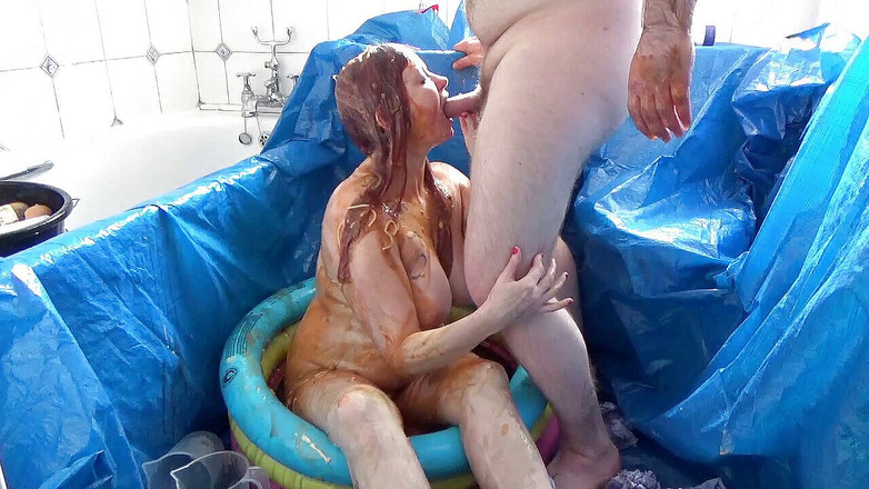 Gunked up girls: 천사의 짭짤한 개시