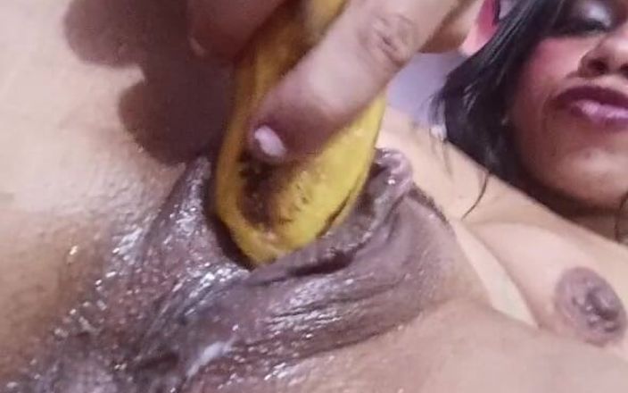 Barby Chocolate: Delicius morning banana cum my sexy babe