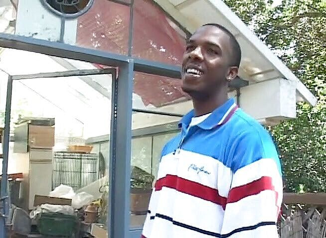 BBC Bootycasting: 可爱的乌木青少年被精液覆盖