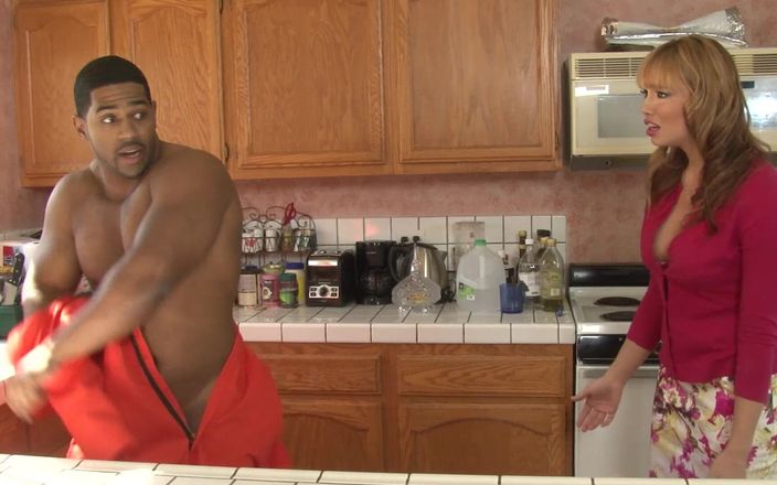 THAGSON: Bbc milf sporche scena-1 la milf bionda sporca maya hills...
