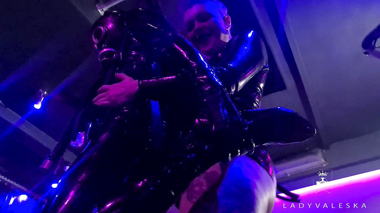 Lady Valeska: Jävla den upphängda slaven