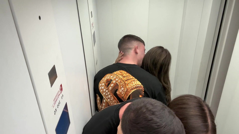 Rossa Vaxx: We Fuck in the Elevator and a Neighbor Catches Us