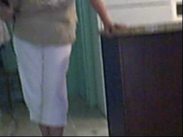 BBW nurse Vicki adventures with friends: Granny blows her hair