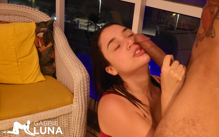 CoupleLuna: Esposa engañando delante de su marido cornudo que filmó a...