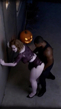 Big Butt Zombie Ottiene Un Crudele Cazzo Nero Alla Pecorina