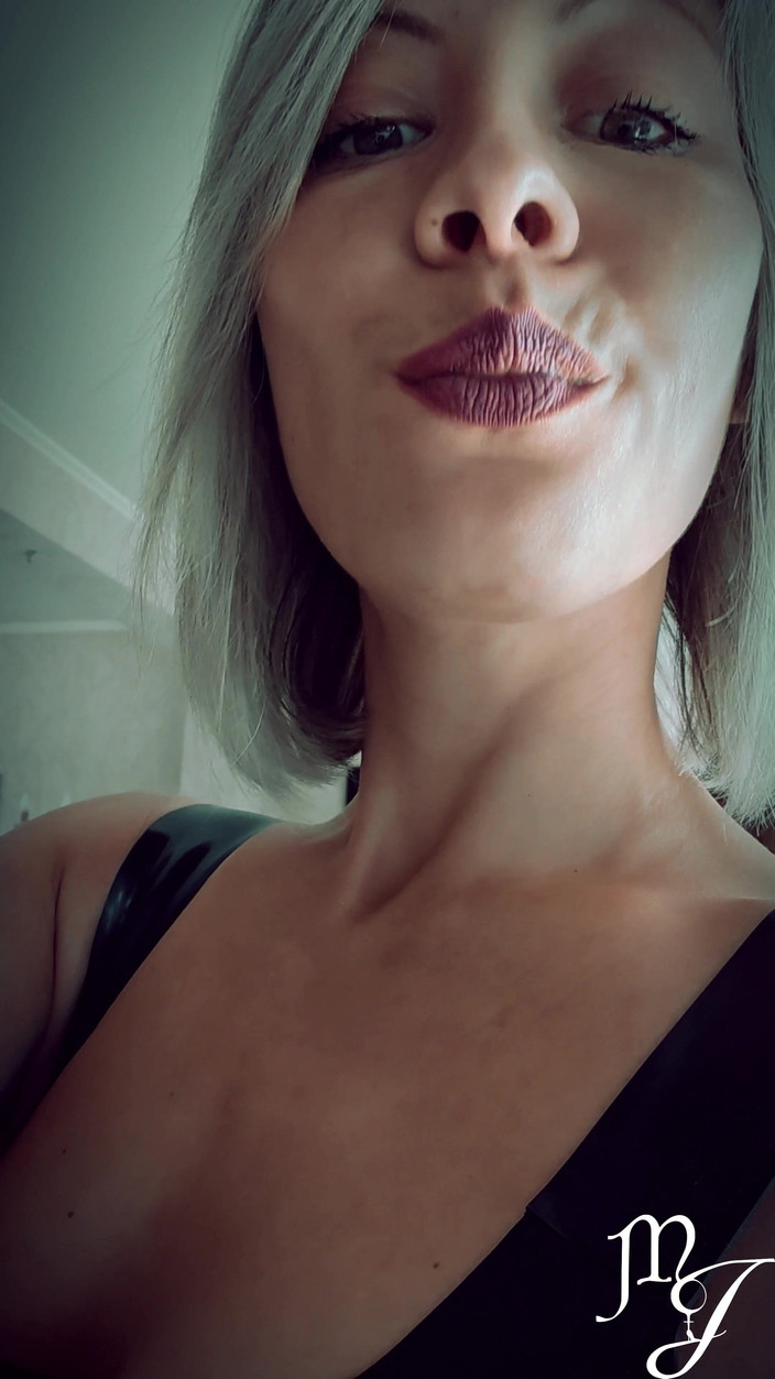 DeesseJulia: Dominatrix de látex de cera Julia