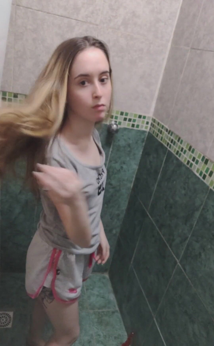 RavenHearth666VIP: This Student Loves to Play with Her Anus in the...