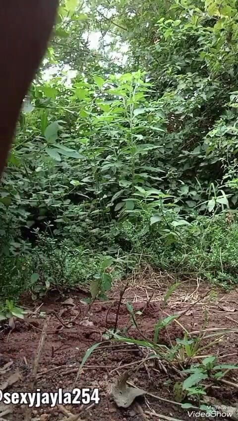 Sexyjayla254: Cowok sange ini lagi asik masturbasi dan crot di dalam...