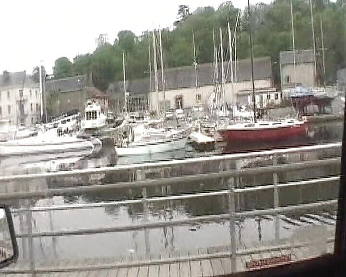 Planete Francaise: O mamă sexy franceză frumoasă poate lua o pulă oriunde!