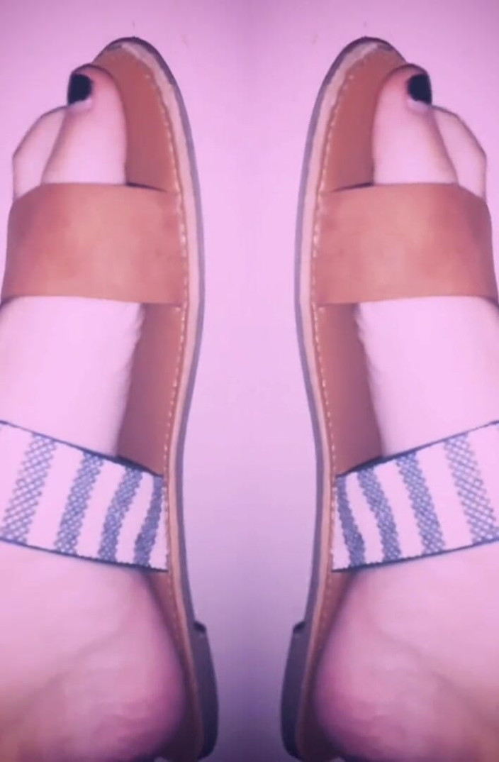 Alicia Stylez: Feet feet fret