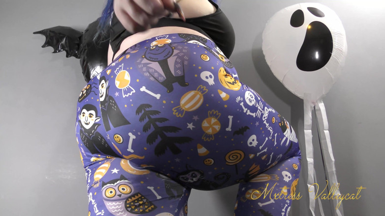 Mxtress Valleycat: Spooky leggings tease
