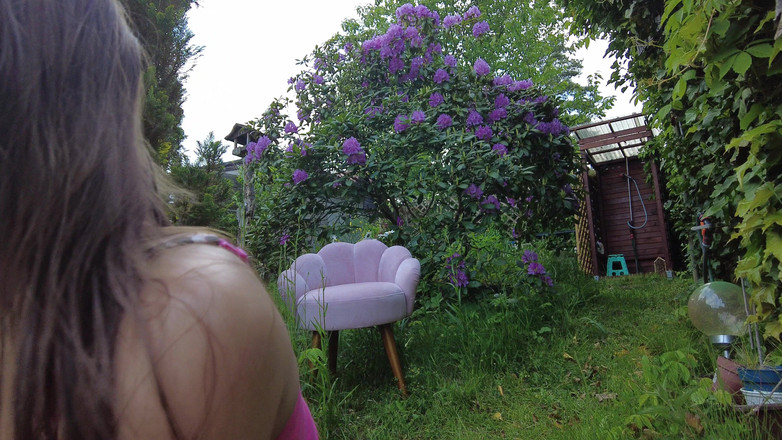 Ferrero: Melena Maria Rya se masturba en la cabaña con un...