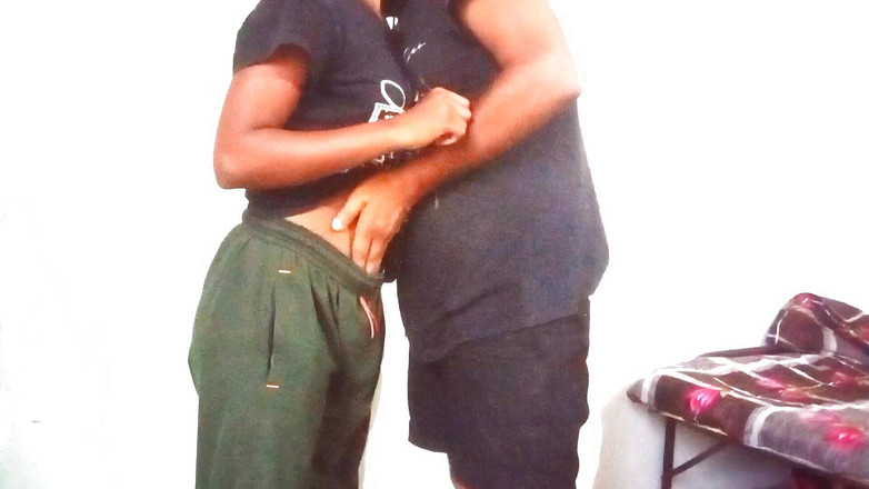 MyXworld: 少女性爱场景。女大学生和男友的浪漫。女大学生性爱