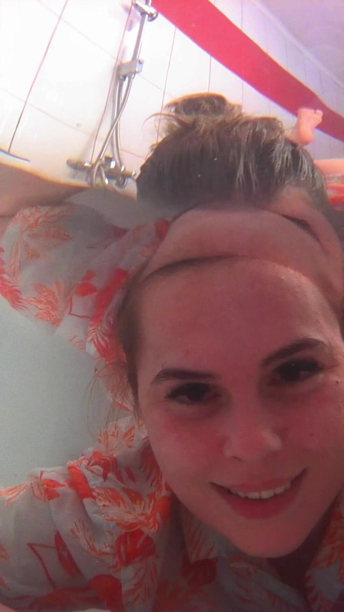 Sexy_Emeli: Breath Holding Underwater in Bathtub and Record with Waterproof Camera
