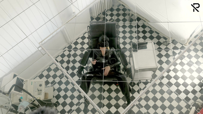 Rubber pervs: Solo juegos de máscara de gas en la clínica de...