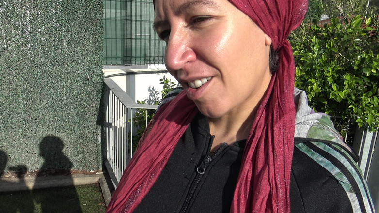 Souzan Halabi: Paroháčská žena z Města Marsei nechá afrického imigranta do pusy