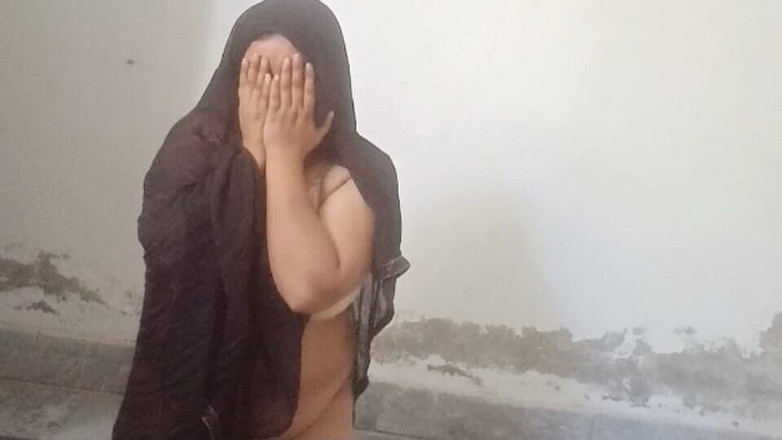 Randi Bhabi: Bhabhi byla přistižena při tanci a měla orgasmus