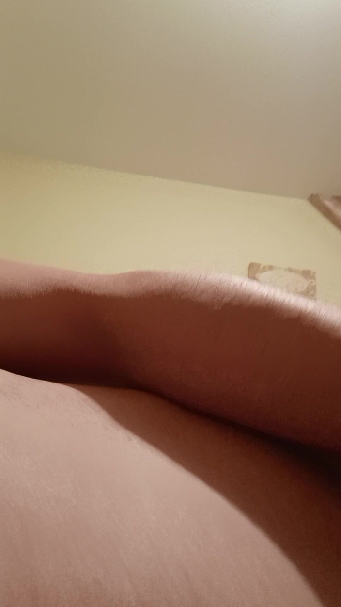 Caly ja: वह अपनी प्रेमिका को चोद रहा है