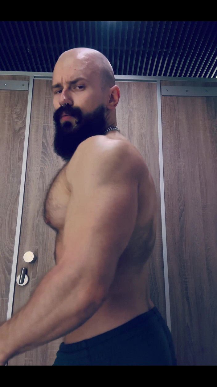 Mister Stone: Sono tutto sudato e i muscoli sono così pompati