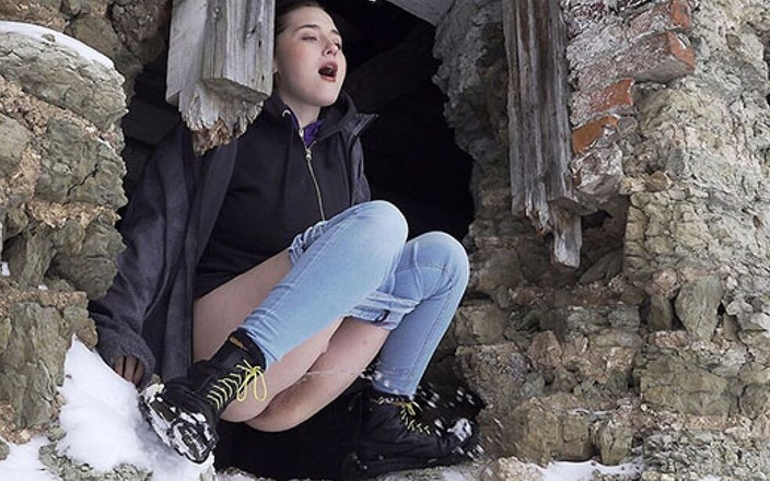 Puffy Network: Сюрприз от Got2Pee, где девушки приходят писать