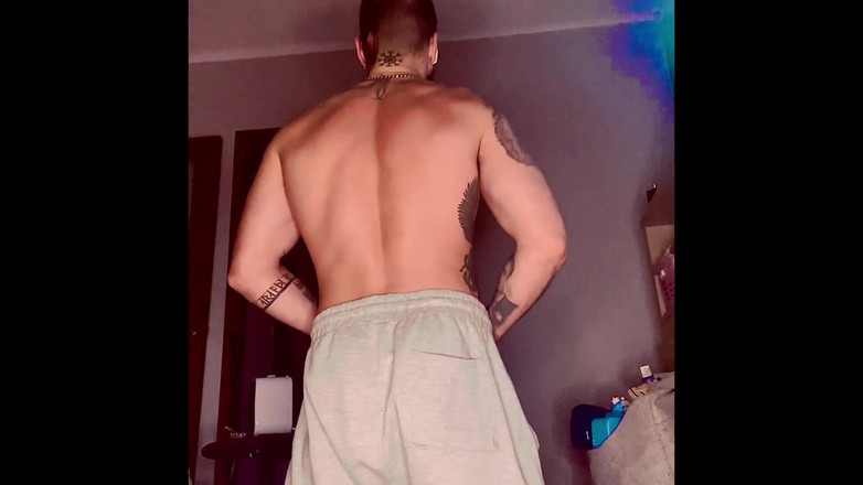 JackSpanish: Aku punya banyak banget untuk kamu telan sperma setelah olahraga