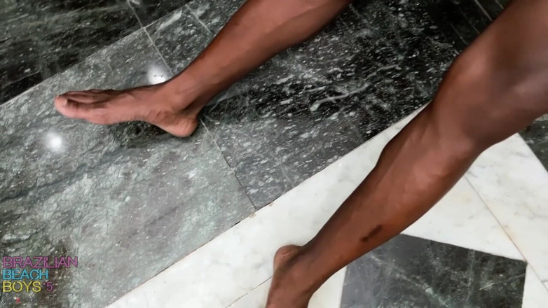 Papi Cock: Penjaga pantai Brasil #5 - adegan 5