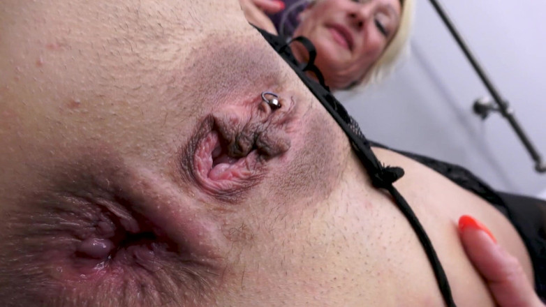 Matureandco: She Masturbates with Big Dildos and Gets Fucked by a...