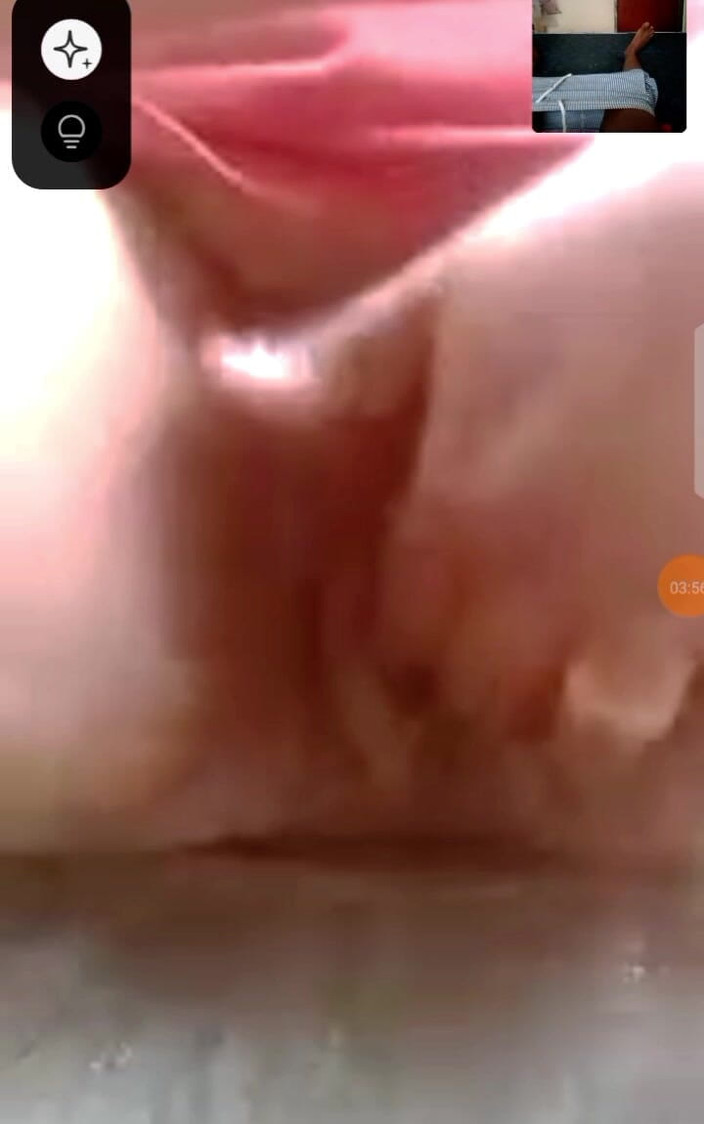 Me and my new slut: Une femme mariée mature infidèle pendant un appel vidéo baise...