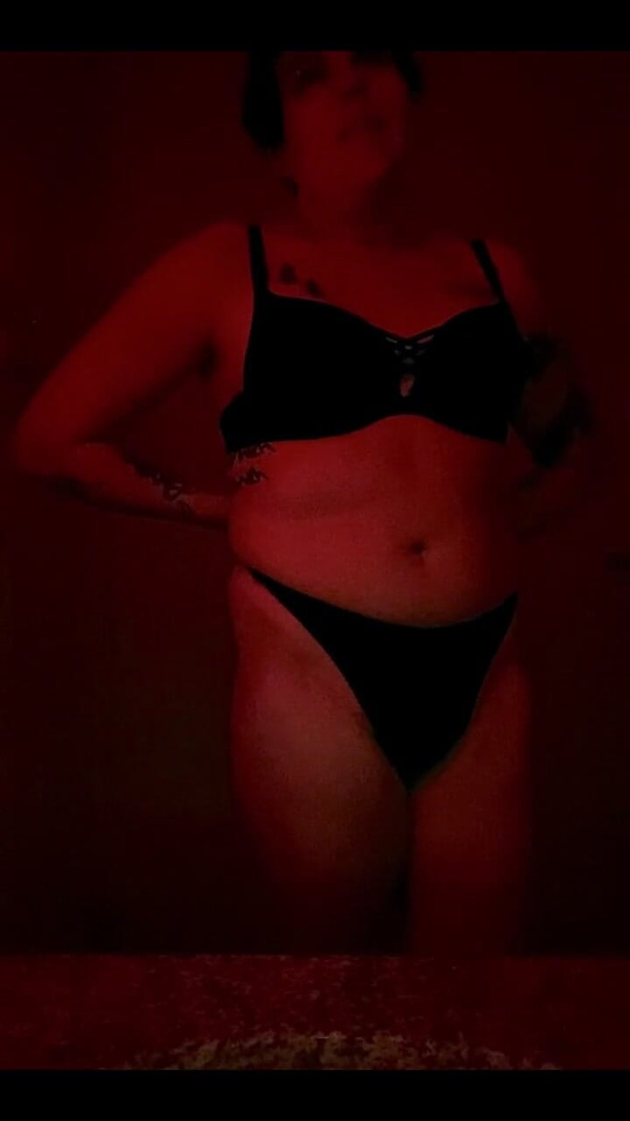 Lil Puddles: आओ मेरी कपड़े उतारने में मदद करो