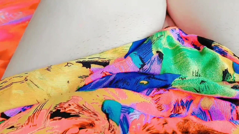 Kitty_Cross: Femboy juguetona burlándose de ti con cada pequeño movimiento