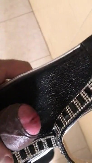 Sexy sereppu: My Wife's Sandal