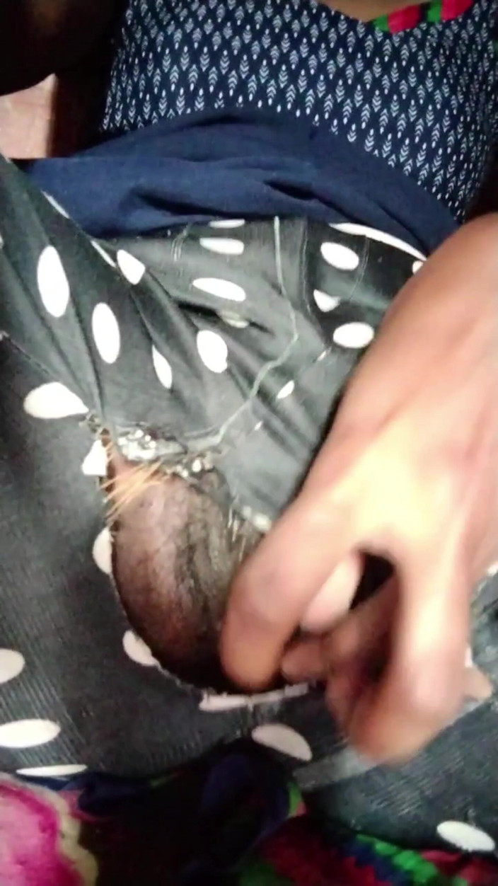 thick_mallu: マラヤーリの継母ニシャ・ナイルが継息子との熱いセックス