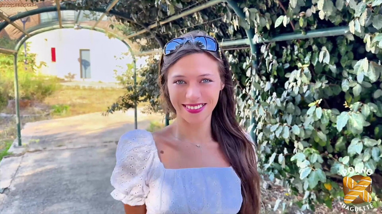 Porno Baguette: Lola, Pretty Girl, Wants to Get Banged Really Deeply