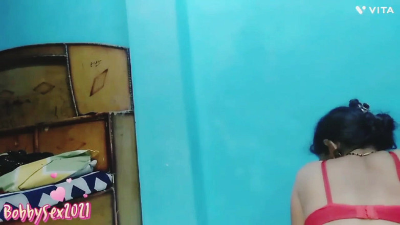 Muskaan Sharma: Gadis yang baru nikah ini dientot dengan posisi berdiri satu...