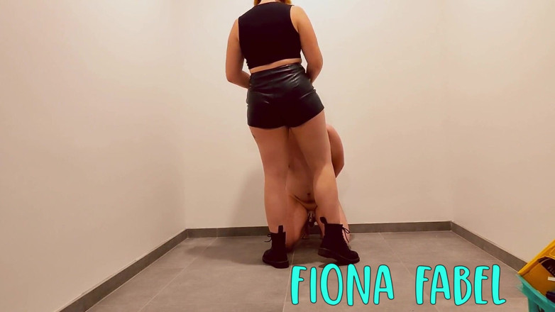 FionaFabel: Blessing my slave with with pussy worship