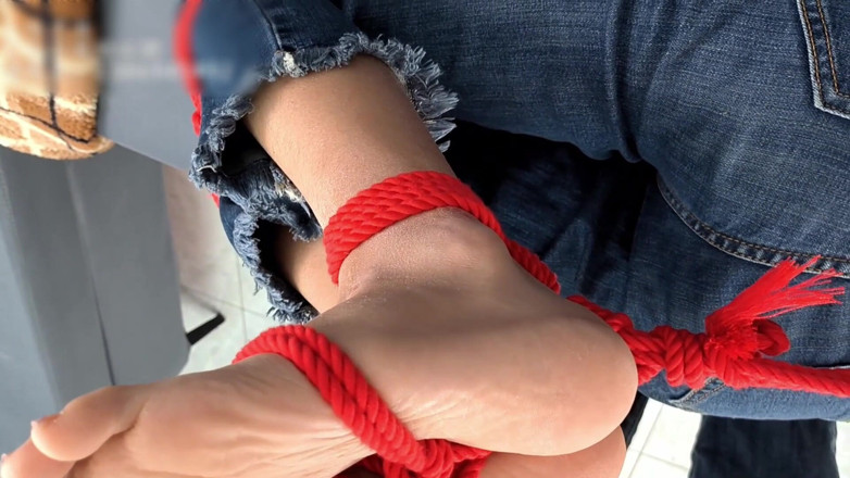 Asian bondage: Tie up Your Barefoot Girlfriend and Play with Her Barefoot