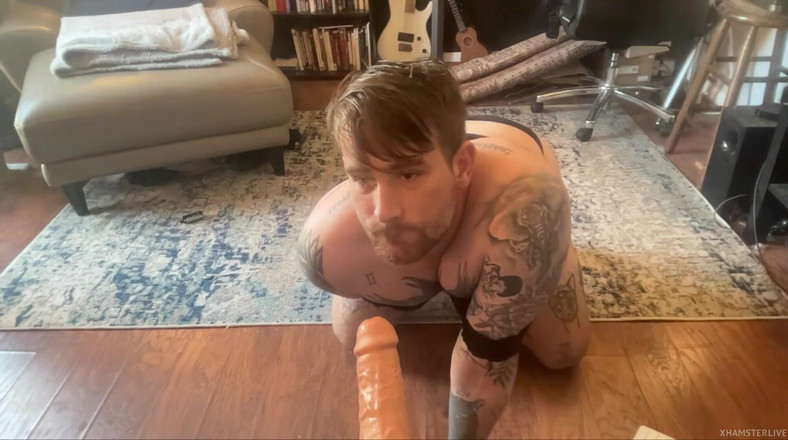 Dirtytrisha: en privado chupando mi consolador en vestido de encaje