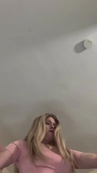 Giantess stepmom - シュリンク怠け者の義理の息子2崇拝彼女の体