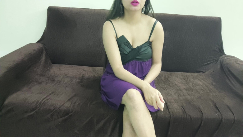 Saarabhabhi6: Hintli güzel Saara amcığını parmaklıyor ama üvey erkek kardeşi tarafından porno...