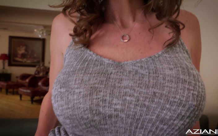 CreamPiled: La MILF Dava Foxx se masturbe et montre son corps...