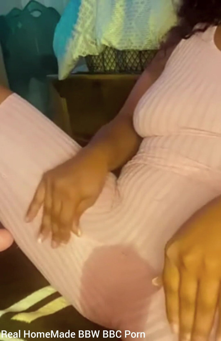 Super sexy ebony cuties: Потираю мою киску, бросила мой костюм для тела, трясет ноги, сквиртующие оргазмы