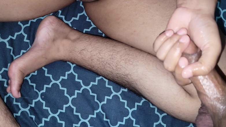 House 3: Une petite amie sexy et mignonne seule à la maison