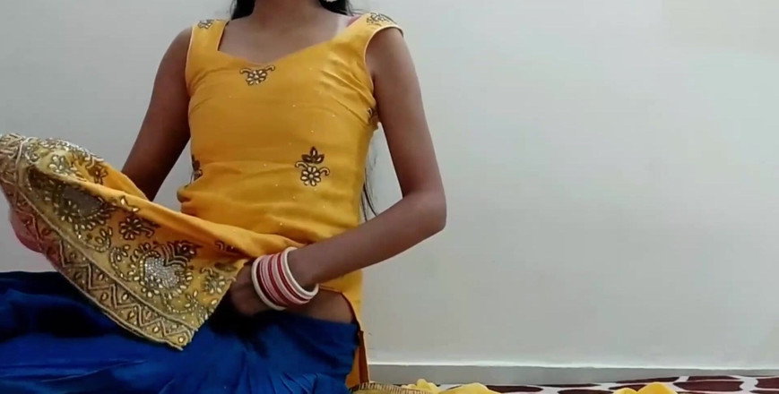 Saarabhabhi6: 继兄和儿媳拉尼说下流话，漏水